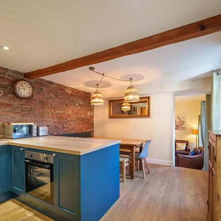 2 Eden Grove בית נופש