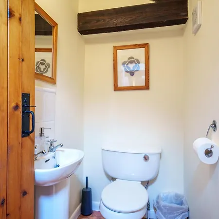 2 Eden Grove * Armathwaite